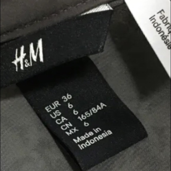 H&M tuxedo style blouse - Picture 2 of 6